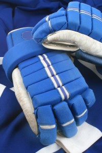 gloves with short cuffs